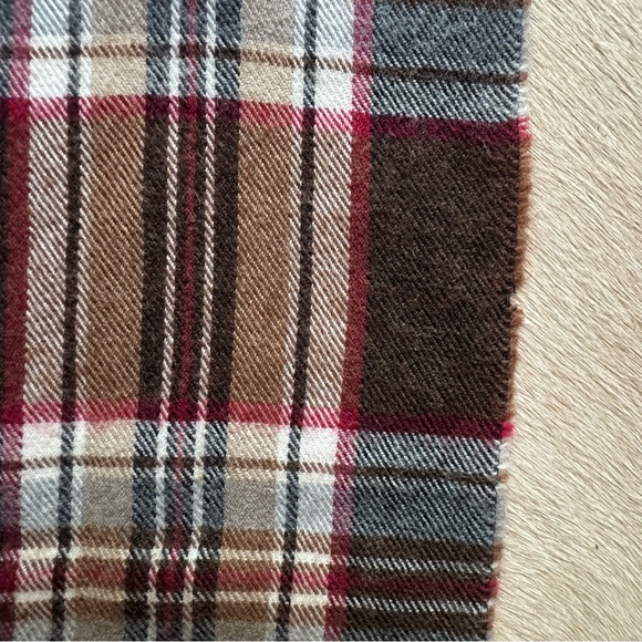 Dior, Christian Dior brown elegant scarf - Picture 6 of 7